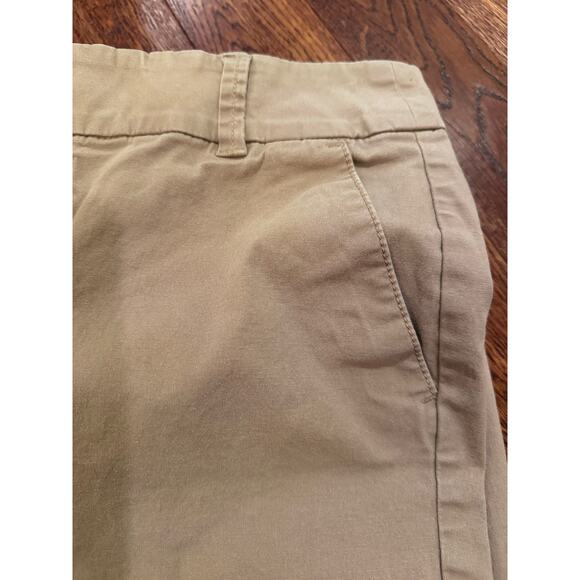 J Crew Chinos Ladies 6 Beige 9” Inseam Zip and Hook Closure Cotton and Elastane - Picture 4 of 8